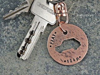Fiat 126 p - Brelok miedziany