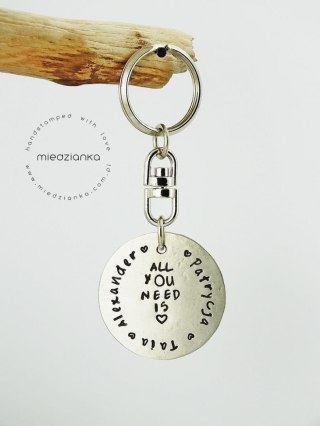 Brelok All You Need is Love [personalizacja]